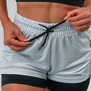 Shorts compressão 2 em 1 Feminino axia para Academia Treino Caminhada e Corrida Dry Fit com Bolso Celular