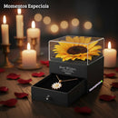 Flor Eterna Girassol Axia+ Colar de Girassol Com Pedrarias Cravejado | Flor Presenvada | WeBox